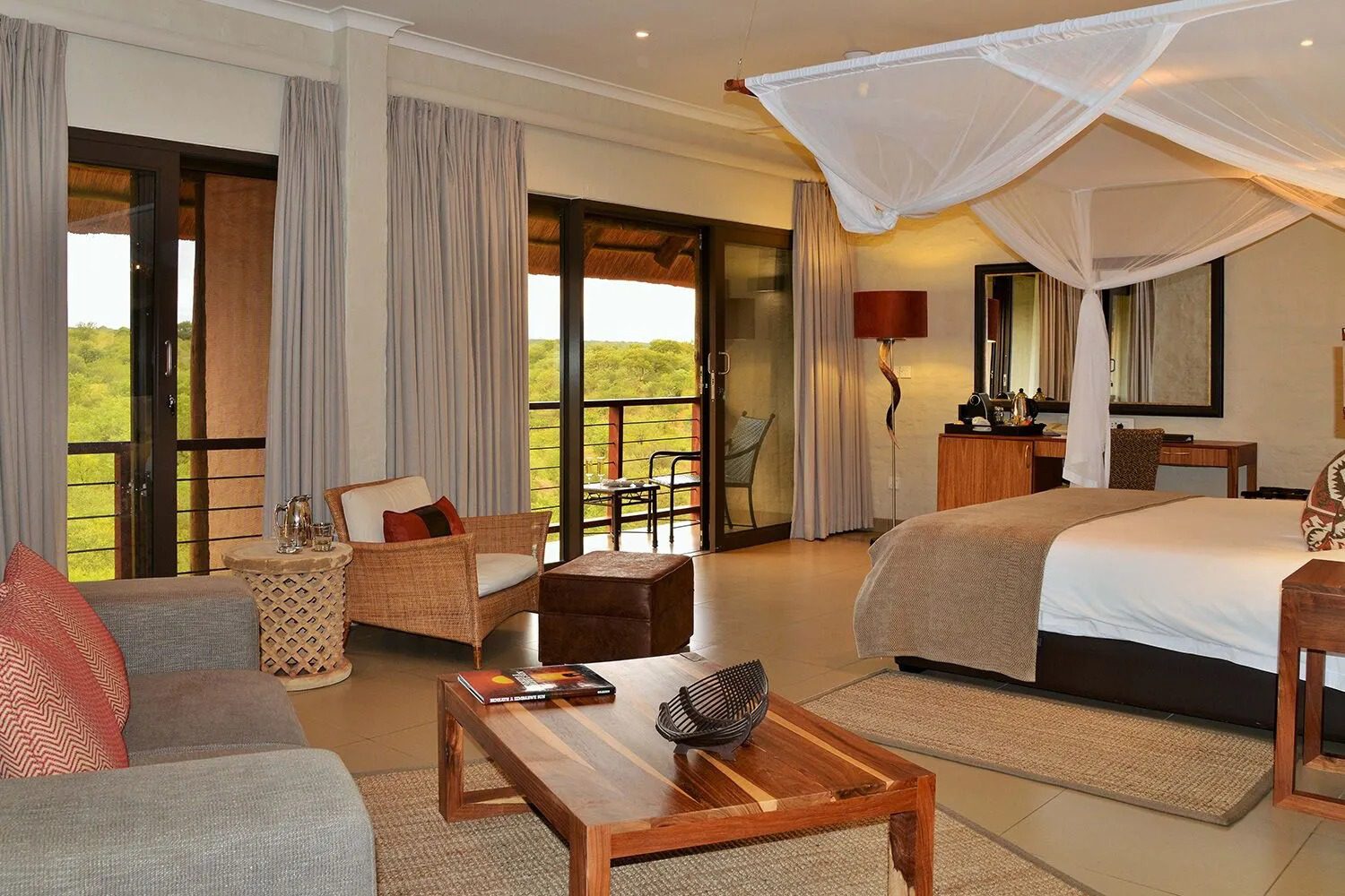 Victoria-Falls-Safari-Club-Suite