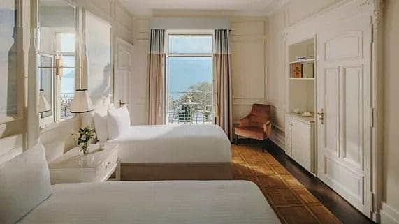 imgi_93_acf_p_B015_48_16by9