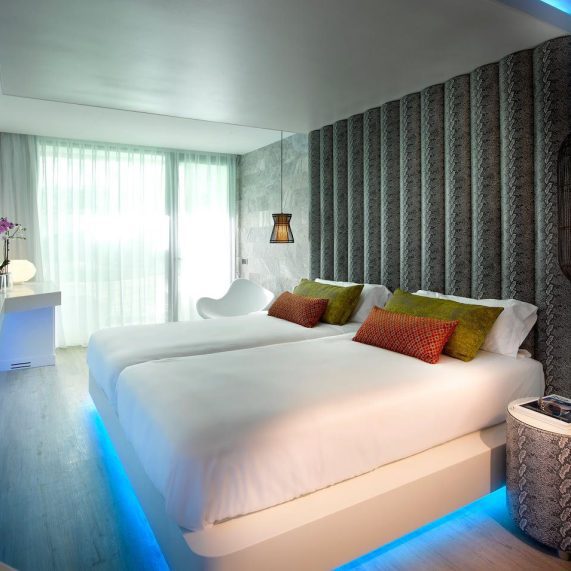 13907570_ImageLargeWidth