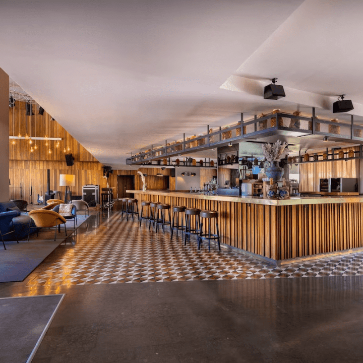 16256-116577-f75638652_4k