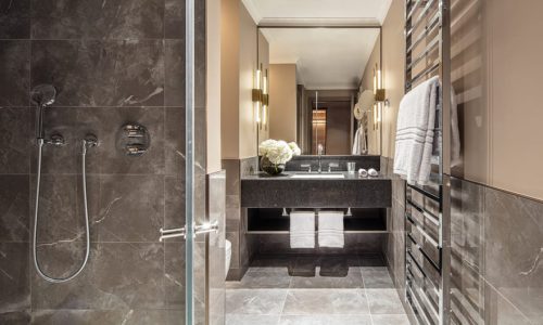 anantara_plaza_nice_deluxe_bathroom_880x600