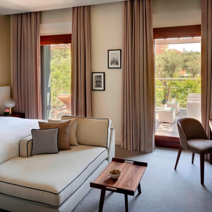 vcejw-guestroom-0138-hor-clsc